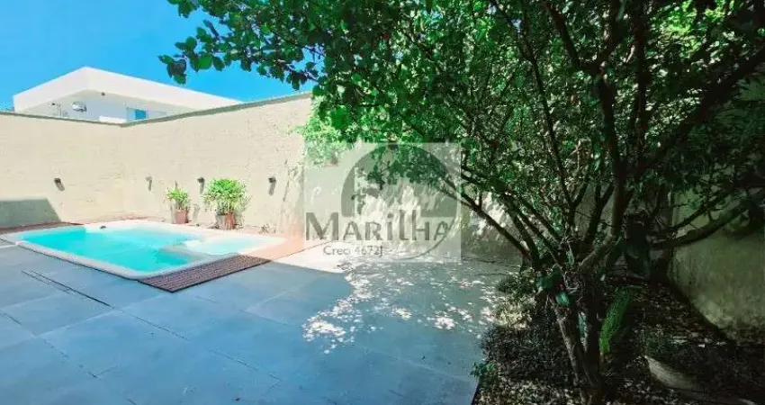 Casa à venda em florianópolis-sc, no bairro rio vermelho! 3 quartos, 1 suíte, 2 salas, 4 banheiros, 3 vagas. venha conferir!