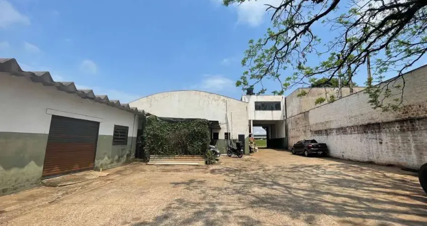 Terreno comercial à venda com barracão de 4000m² de frente para rodovia 317