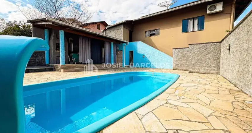 Casa com 5 quartos à venda no Estados, Indaial 