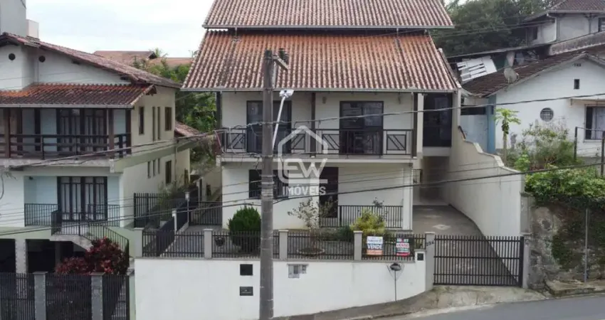 Casa com 5 quartos à venda na Rua Leopoldo Janssen, 254, Nova Brasília, Jaraguá do Sul