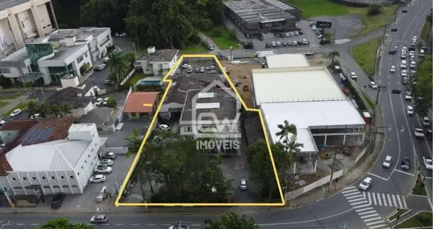 Oportunidade, terreno comercial com edificações próximo a scar em jaraguá do sul, sc