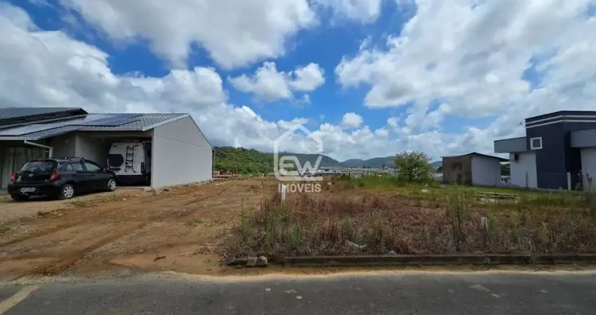 Lote com 437m² no Loteamento Residencial Jardim das Laranjeiras em Guaramirim, SC
