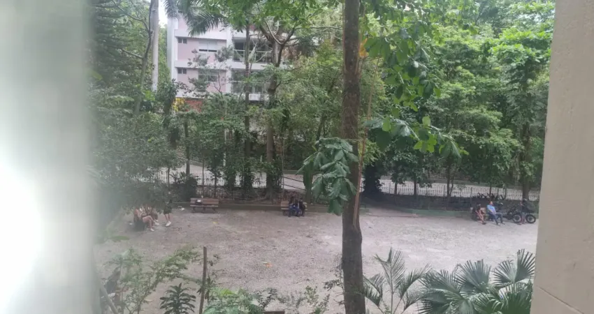 Rua lauro muller bem proximo ao shoping rio sul sala 2 quartos reformado