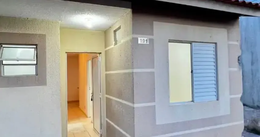 Casa 2 quartos em condomínio fechado na avenida das palmeiras com área privada enorme