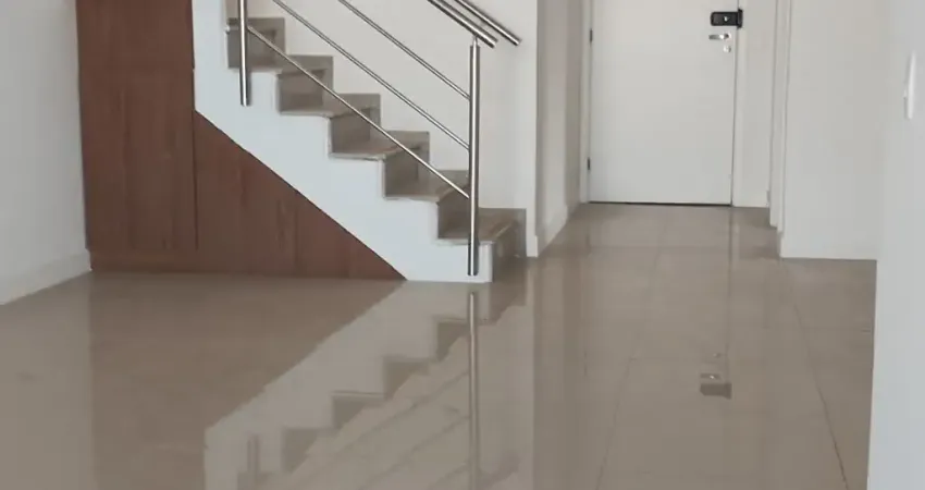 Cobertura espetacular 4 quartos duas suítes piscina sauna more no meio da natureza com tranquilidade e segurança.a apenas 10 minutos da praia.