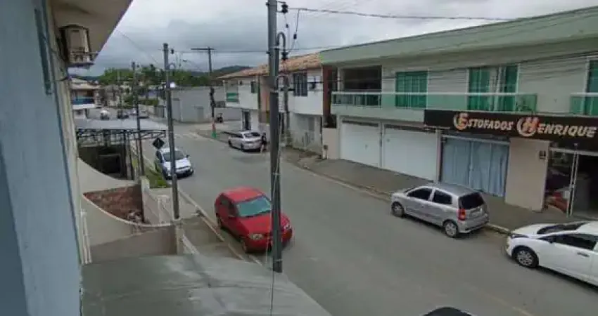 Sobrado para venda em camboriú, centro, 2 dormitórios, 2 suítes, 3 banheiros, 1 vaga