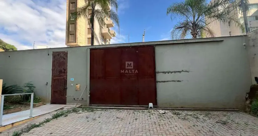 Imóvel comercial com 10 quartos e 7 banheiros para alugar, 620 m²