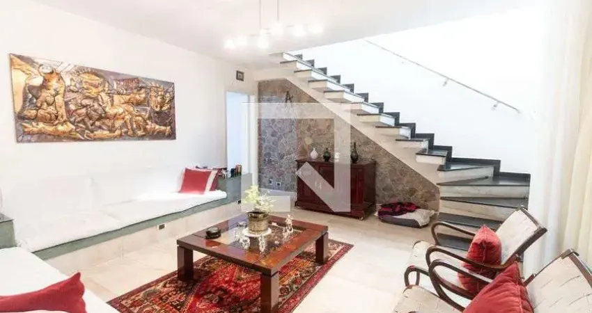 Casa com 3 quartos à venda na Rua Henrique Elkis, 13, Vila Romana, São Paulo