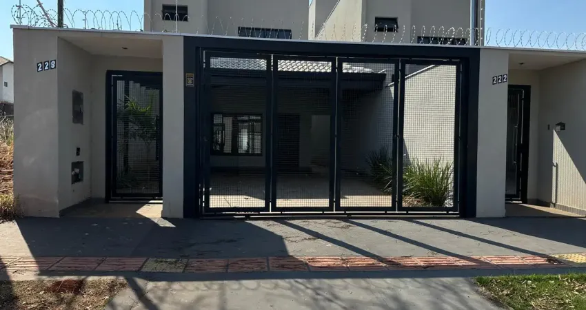 Sobrado iluminado e arejado, 3 suítes, sala ampla a churrasqueira