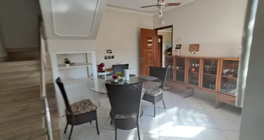 Duplex com suíte e cozinha planejada, conforto e praticidade em cada detalhe!