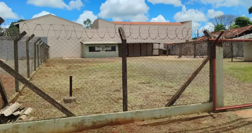 2 lotes de terreno av. tamandaré com 2 salas 1 varanda 1 banheiro social
