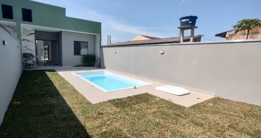 Casa com piscina em Matinhos-PR