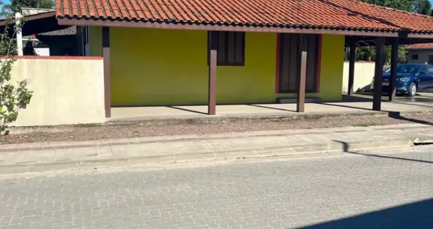 Oportunidade única! casa com quase pé na areia e ponto comercial!