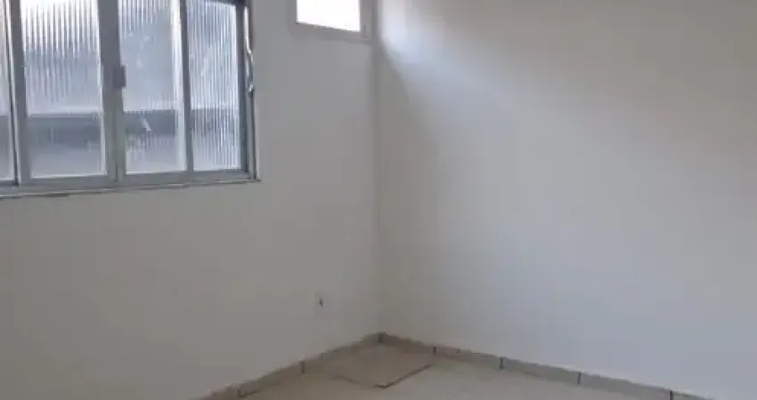 Casa com 2 quartos para alugar na Rua Calmon Cabral, 00, Irajá, Rio de Janeiro