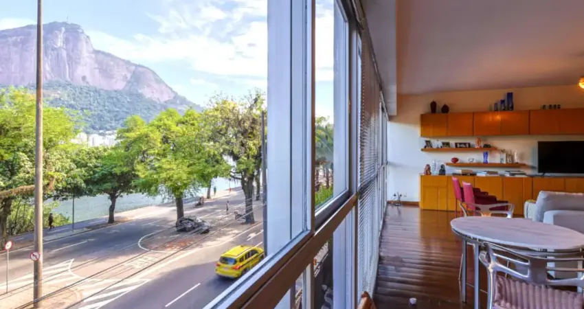 Tenha vista eterna da lagoa rodrigo de freitas, além da qualidade de vida oferecida pela proximidade da ciclovia ser praticamente o seu quintal.