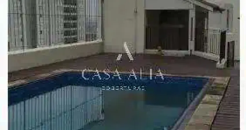 Cobertura duplex no alto da boa vista com 647m² a.u. sendo: 5 suítes e 6 vagas de garagem.