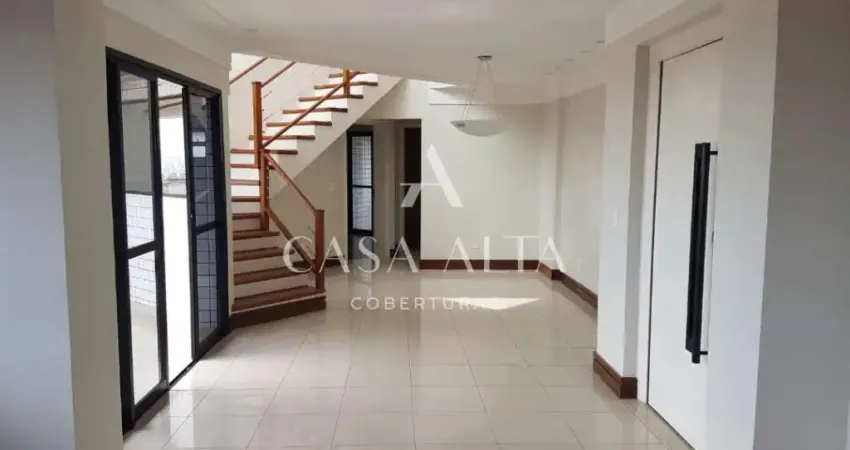 Cobertura duplex no bosque da saúde com 340m² sendo: 4 dormitórios (4 suítes) e 5 vagas de garagem.