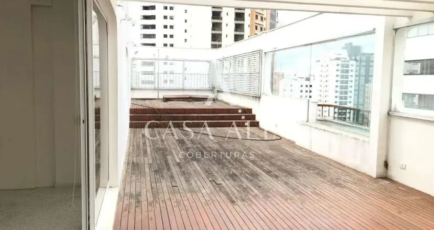 Cobertura duplex no campo belo com 600 m² a.u. sendo 4 dormitórios (2 suítes) e 4 vagas de garagem.