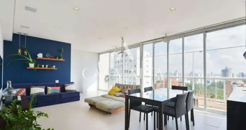 Cobertura duplex na vila madalena com 133 m² a.u. sendo: 2 dormitórios (1 suíte) e 2 vagas de garagem.