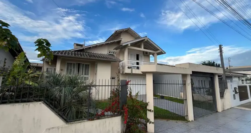 Casa 2 pavimentos próximo ao grêmio fronteira , araranguá sc!