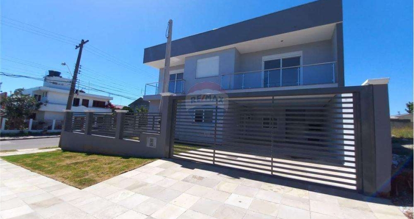 Sobrado Alto Padrão com 3 dormitórios, 162m², bairro São José, Canoas