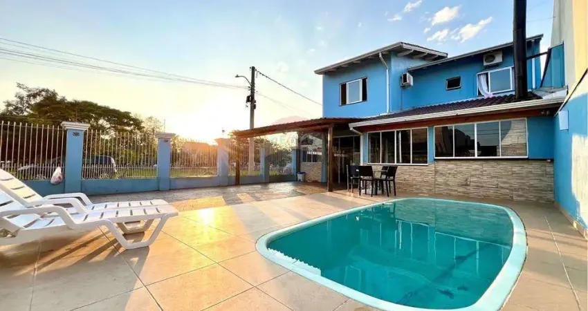 Casa com 3 dormitórios e 180m2, no bairro Mato Grande em Canoas -RS
