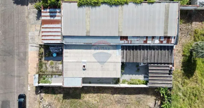 Pavilhao amplo, com 2 banheiro, ideal para empresas, com area de 335m² area util, otima localização, bem estrtuturado