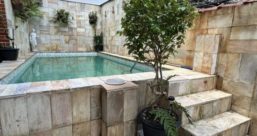 Casa com 3 quartos à venda no Embaré, Santos