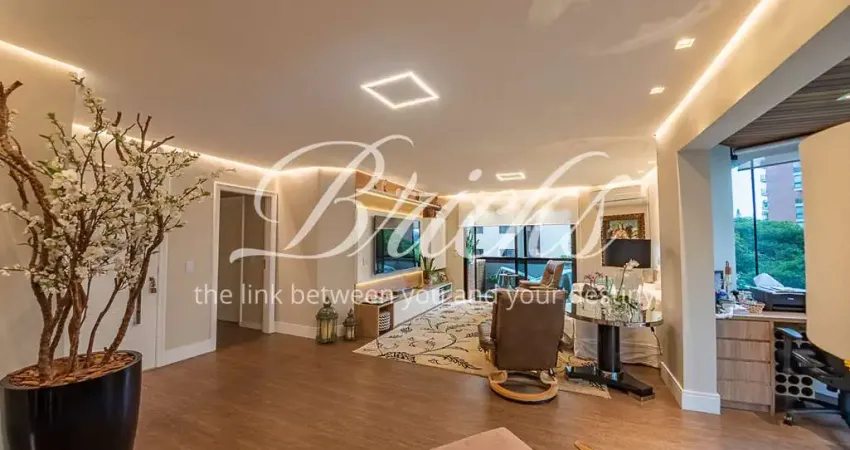 Apartamento reformado a venda em moema pássaros - 4 quartos e 5 vagas - próximo parque ibirapuera