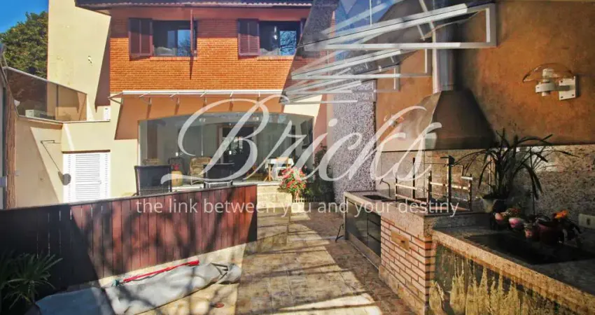 Venda de ótimo sobrado na saúde com 360 metros com bastante área verde!