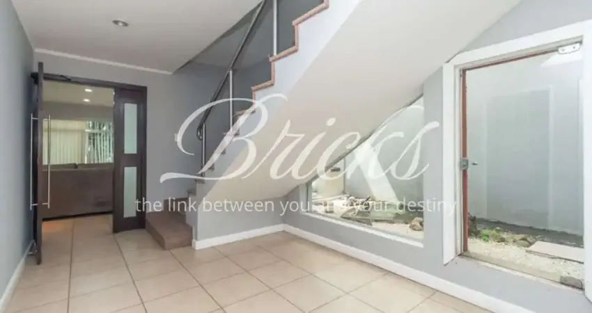 Casa comercial à venda na Avenida Jandira, 913, Moema, São Paulo