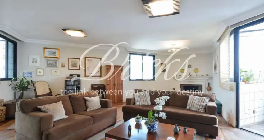 Apartamento com 4 quartos à venda na Avenida Chibarás, 853, Moema, São Paulo