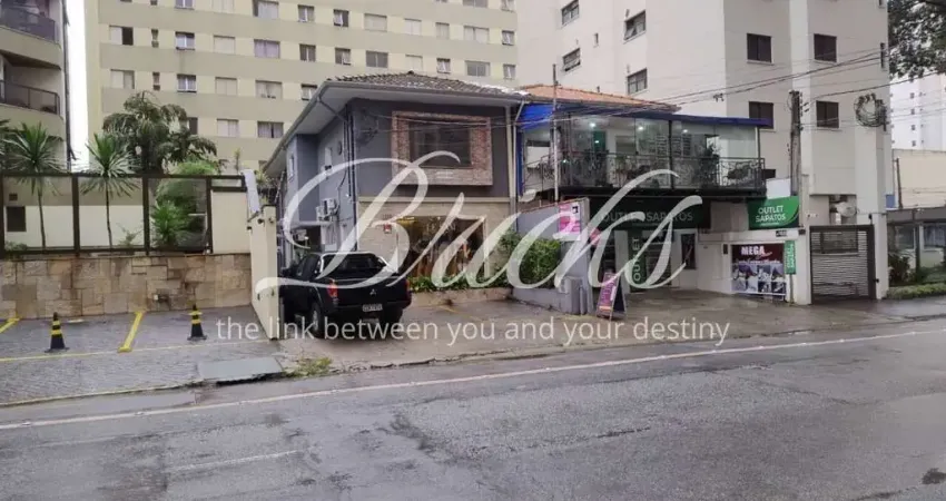 Casa comercial à venda na Avenida Pavão, 110, Moema, São Paulo