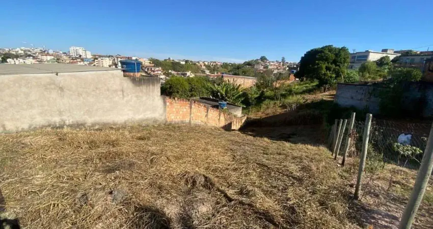 Terreno em condomínio fechado à venda na Rua José de Souza Pinto, 1, Morada do Sol, Conselheiro Lafaiete