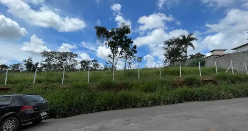 Terreno em condomínio fechado à venda na Rua Francisco Lobo, 03, Rochedo, Conselheiro Lafaiete