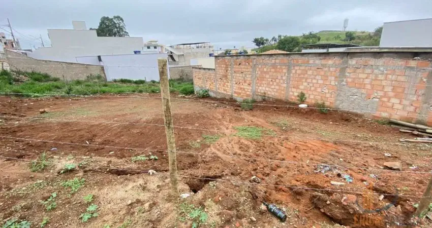 Terreno em condomínio fechado à venda na Rua Sílvio Augusto Soares, 4, Novo Horizonte, Conselheiro Lafaiete
