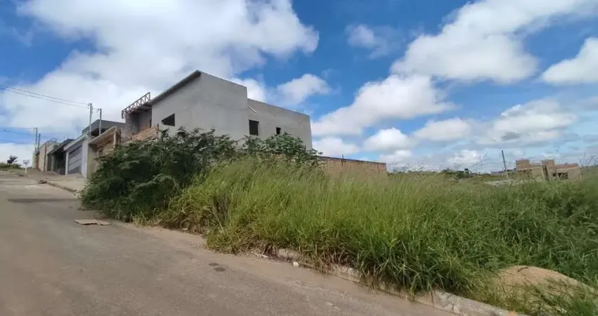 Terreno em condomínio fechado à venda na Rua Geraldo Ferreira de Melo, 7, Tiradentes, Conselheiro Lafaiete