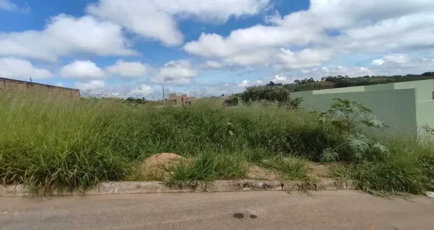 Terreno em condomínio fechado à venda na Rua Geraldo Ferreira de Melo, 8, Tiradentes, Conselheiro Lafaiete
