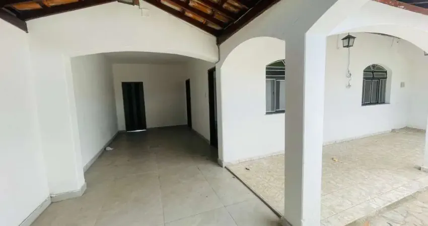 Casa com 3 quartos para alugar no Rochedo, Conselheiro Lafaiete