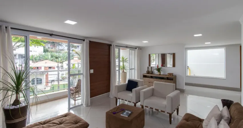 Belíssimo sobrado novo requinte e qualidade em todos ambientes arquitetura futurista piscina com privacidade total  localização nobre ao pé da serra da cantareira!!