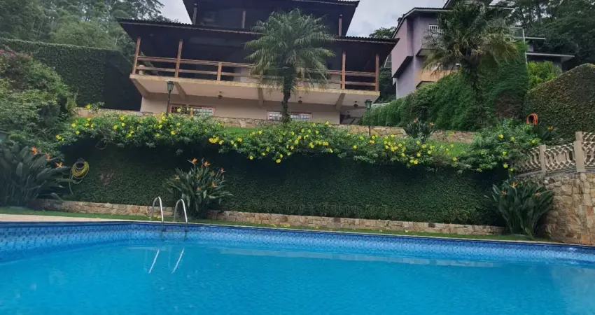 Belissima vivenda na serra da cantareira ! moderna  aconchegante com 1100m2 de terreno