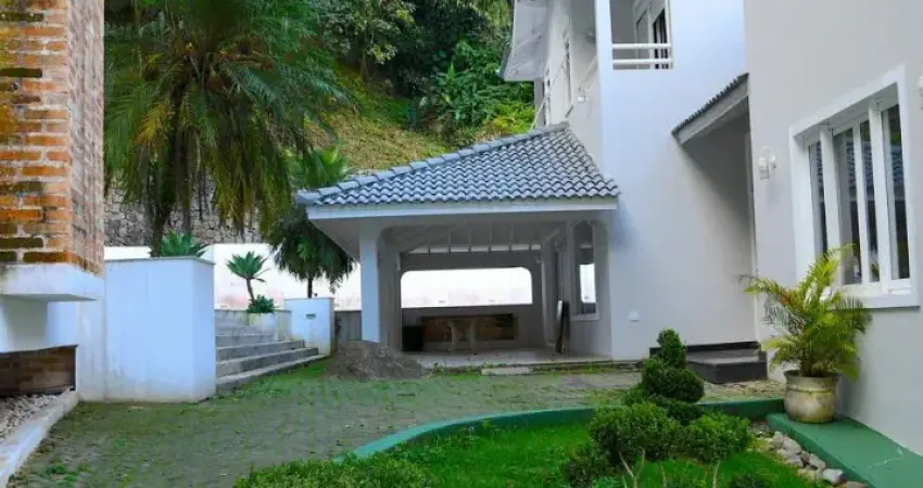 Belissima casa reformada moderna conforto e privacidade rua sem saída segurança 24hrs pé da serra da cantareira  lazer completo