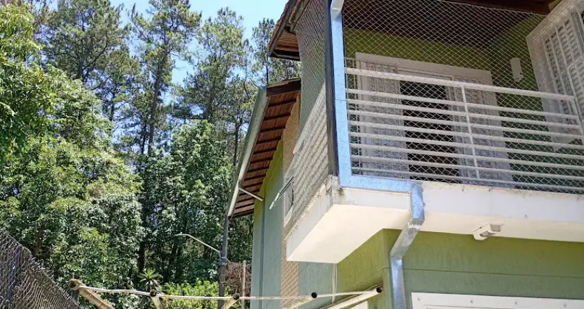 More em um Bairro Tranquilo Seguro cercado de muito verde e ar puro! Próximo a vários Comércios Confira !