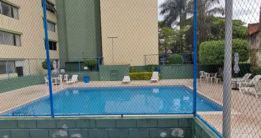 Apartamento p/ modernizar amplo 50m² próximo a panetteria zn prédio arborizado com lazer fácil acesso à marginal !