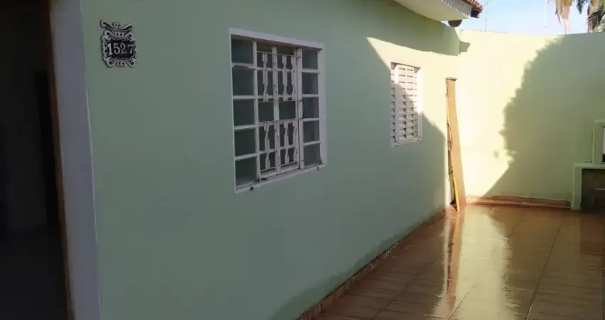 Casa vende-se no bairro no boa vista ( vila boa esperança) em são josé do rio preto/sp próximo ao hospital bezerra de menezes  210 mil  2 dormitórios  sala ampla para 2 ambientes  cozinha interna com 