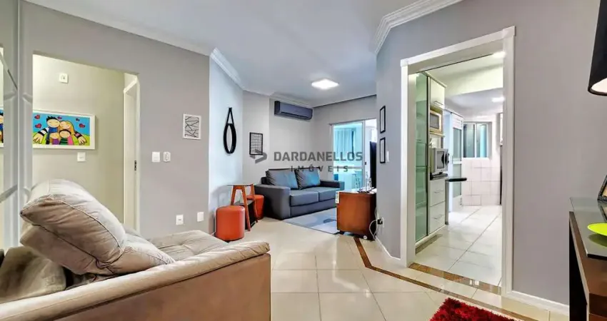 Apartamento na quadra do mar com 2 quartos e 2 vagas em balneário camboriú.