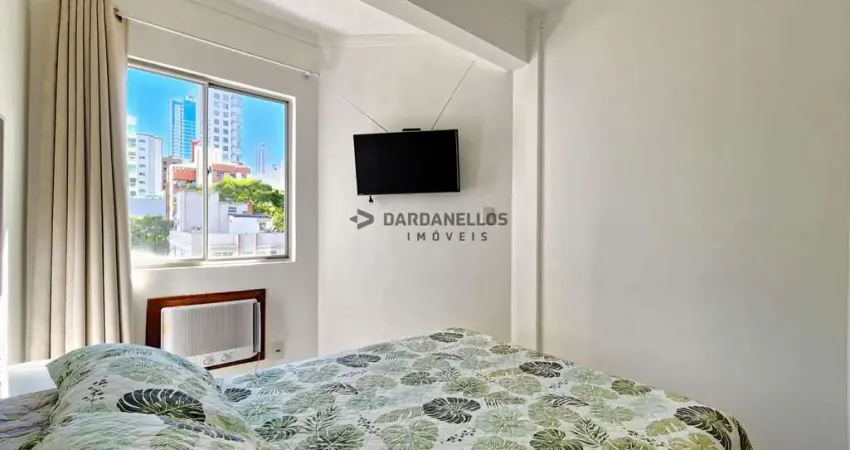 Apartamento com 1 quarto e 1 vaga no centro de balneário camboriú.