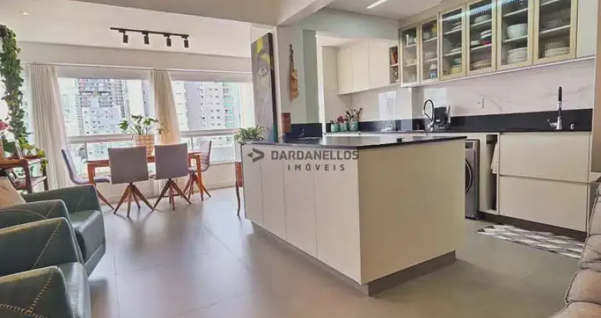 Apartamento a venda com 2 quartos na quadra mar de balneário camboriú