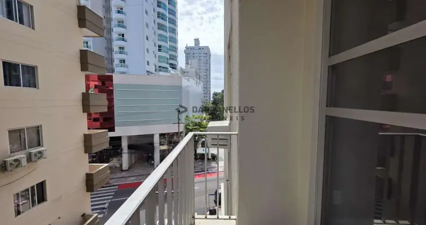 Apartamento a venda com 3 quartos reformado na av. brasil em balneário camboriu