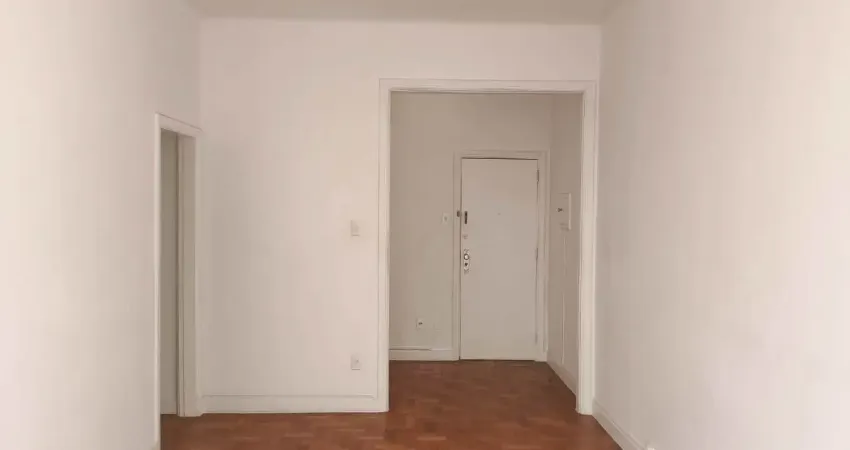 Apartamento à venda com varanda e 02 quartos à 04 minutos da estação de metrô do  flamengo , rio de janeiro - rj